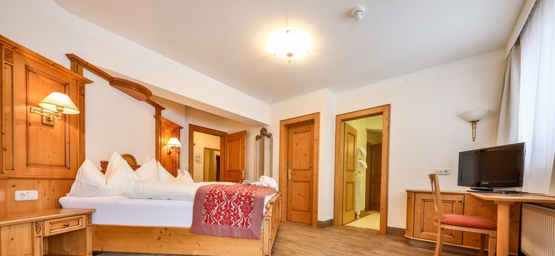 Traumhotel Alpina: Schönachtal-Turm-Suite de Luxe 90m² „Herzensfreude“ image #1