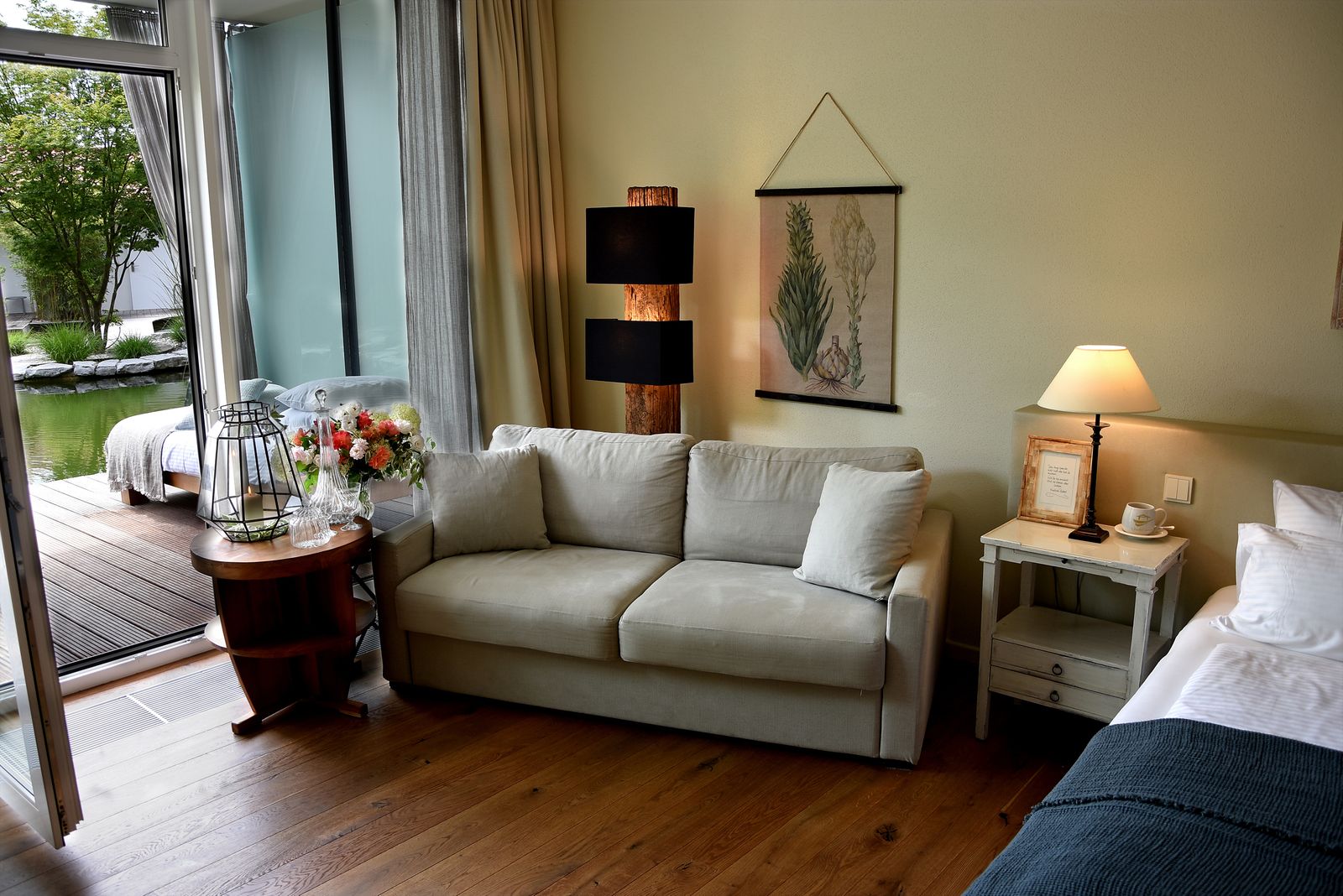 Gartenzimmer mit Terrasse inklusive Wellnessgarten und Frühstücksbüffet image 2 - Hotel Wellnessgarten