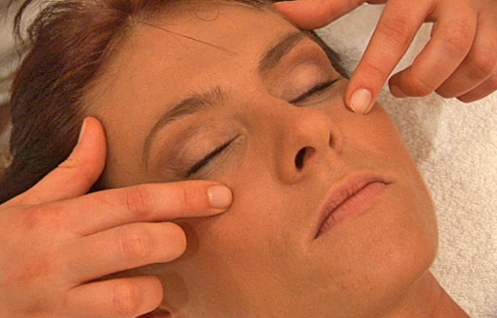 More Energy Kopf- und Gesichtsmassage