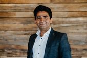Konsultation und Pulsdiagnose mit Herrn Gaurav Sharma (B.A.M.S. - Indien)
