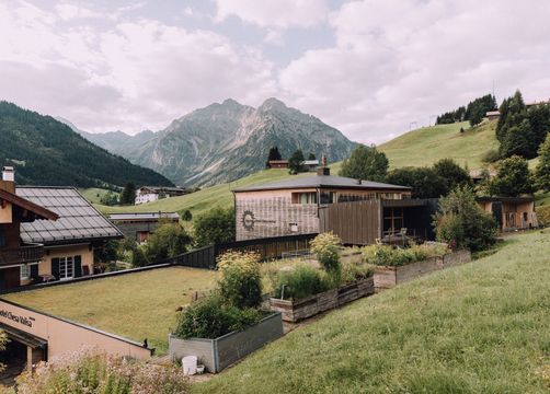 Biohotel Chesa Valisa: Kräutergarten - Das Naturhotel Chesa Valisa, Hirschegg/Kleinwalsertal, Vorarlberg, Österreich