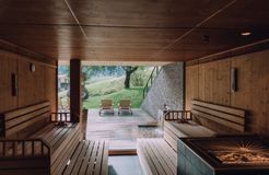 Biohotel Chesa Valisa: Aussicht von der Sauna - Das Naturhotel Chesa Valisa****s, Hirschegg/Kleinwalsertal, Vorarlberg, Österreich