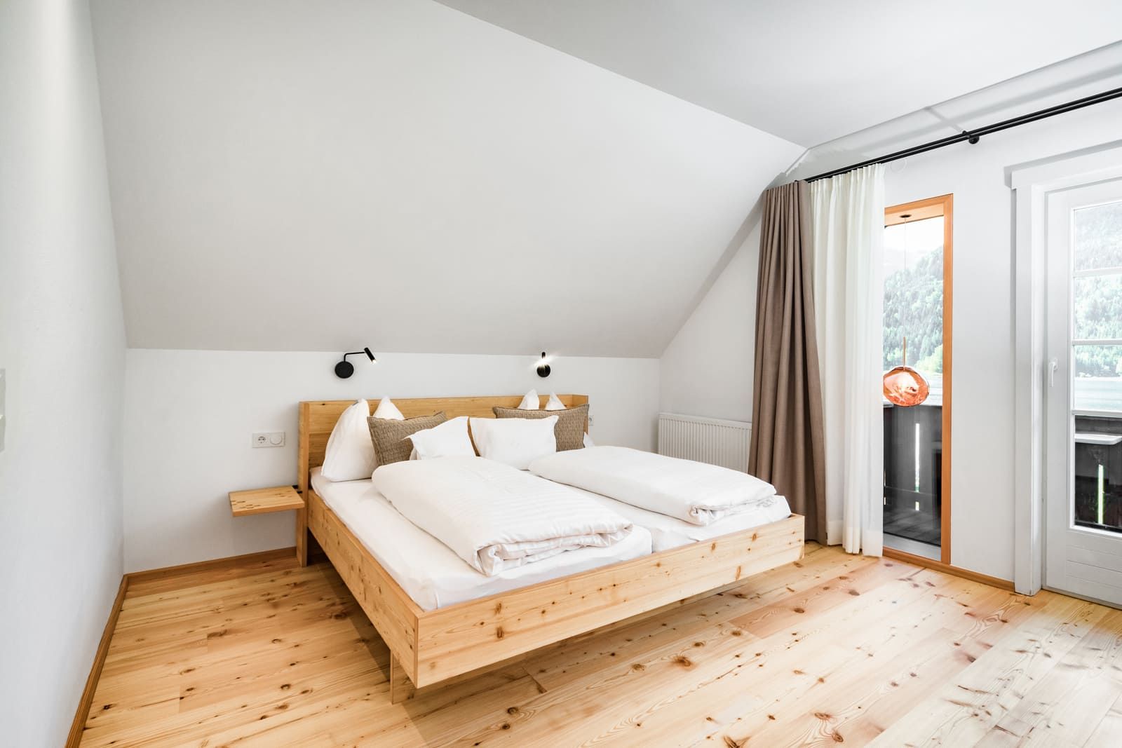Familienzimmer mit Balkon und Seeblick   image 1 - Biohotel Gralhof