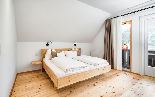 Unterkunft Zimmer/Appartement/Chalet: Familienzimmer mit Balkon und Seeblick  