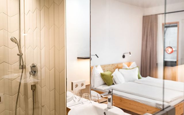 Biohotel Gralhof Doppelzimmer mit seitlichem Seeblick