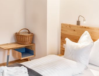  Doppelzimmer im Blockhaus mit Balkon und seitlichem Seeblick Nr. 11 - Biohotel Gralhof