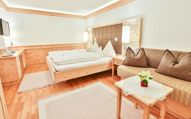 Accommodation Room/Apartment/Chalet: Single room stone pine without balcony