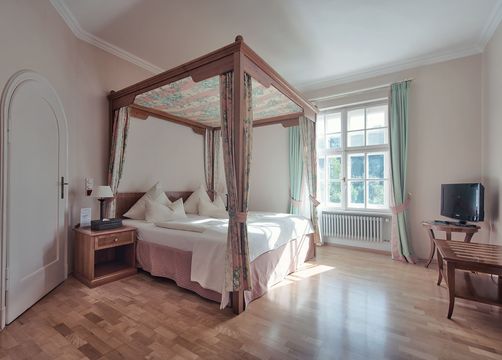 Suite per matrimoni con vista lago (1/3) - Schlossgut Oberambach 