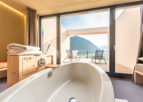 Biohotel Panorama: Zimmer mit Badewanne - Biohotel Panorama, Mals, Vinschgau, Trentino-Südtirol, Italien