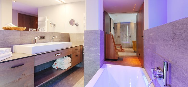 Wellness- & Aktivhotel Bodenmaiser Hof: Deluxe-Natursuite "Heimat" image #3