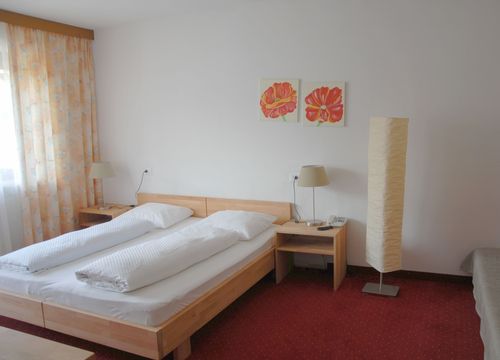 Shared rooms with balcony (1/1) - Landhotel Anna & Reiterhof Vill