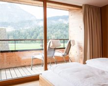Biohotel Schwanen: Doppelzimmer Balkon - Biohotel Schwanen, Bizau, Vorarlberg, Österreich
