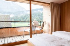 Biohotel Schwanen: Doppelzimmer Balkon - Biohotel Schwanen, Bizau, Vorarlberg, Österreich