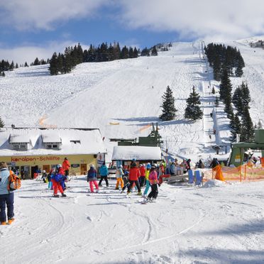 Skilift mit Skipiste, Almliebe-Feriendorf Koralpe, St. Stefan , Kärnten, Kärnten, Österreich