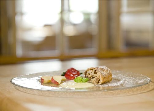 Biohotel Mattlihüs: Apfelstrudel - Biohotel Mattlihüs, Oberjoch, Allgäu, Bayern, Deutschland