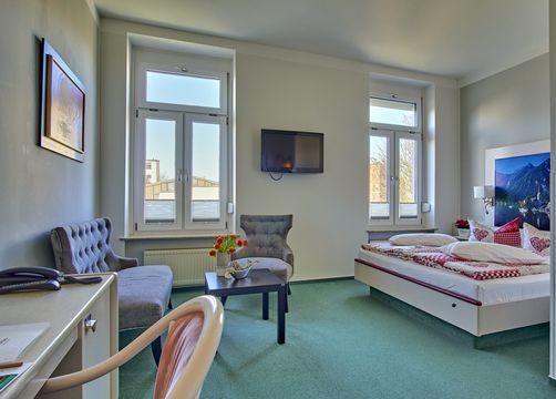 Double room comfort | railroad side (4/6) - Biohotel Amadeus