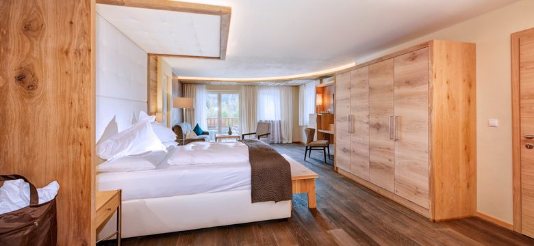 Quellenhof Luxury Resort Passeier: Double room Ifinger image #1