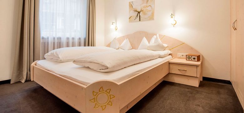 Quellenhof Luxury Resort Passeier: Double room Bernstein image #2