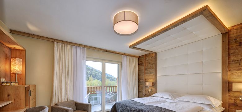 Quellenhof Luxury Resort Passeier: Double room Hirzer image #3