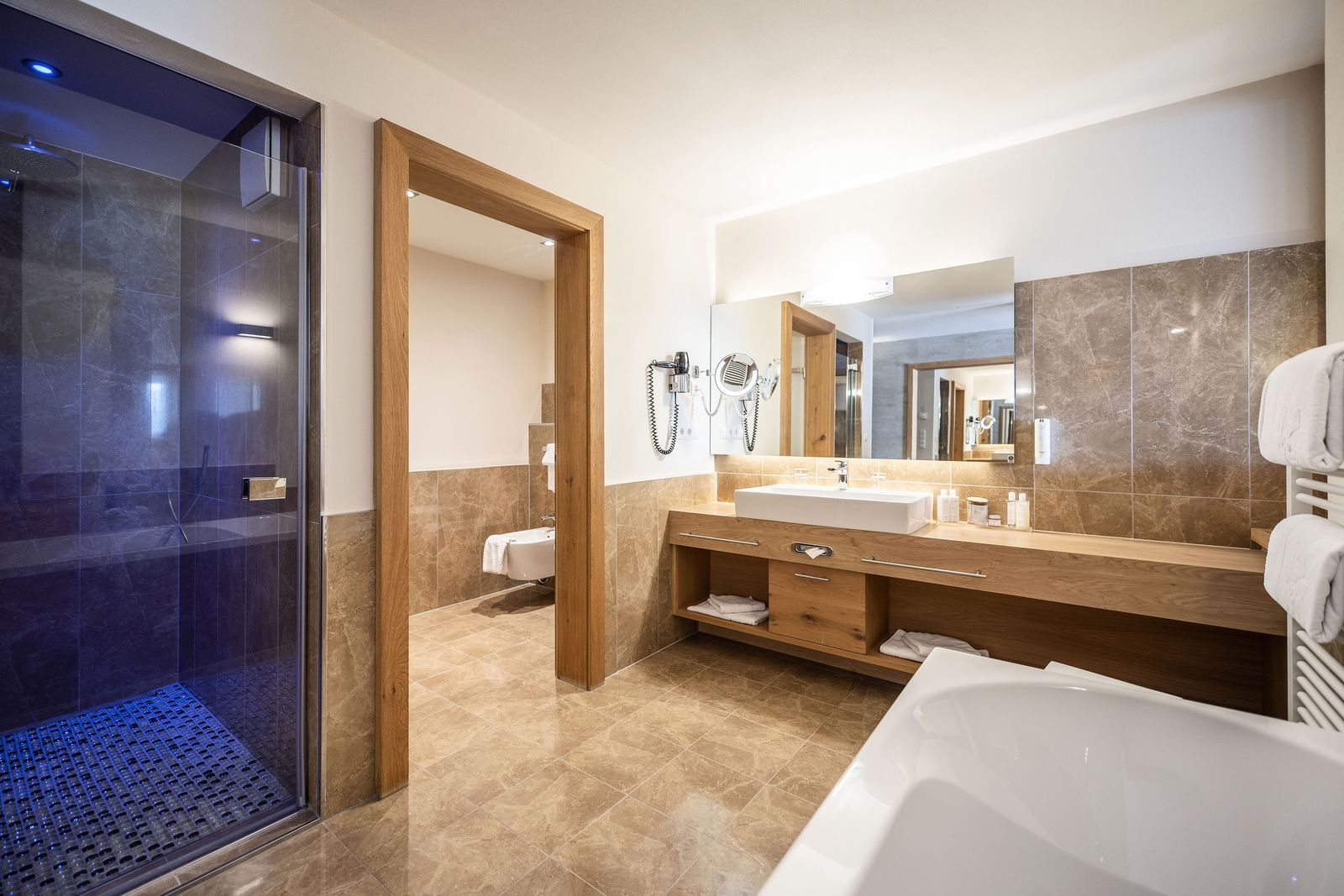 Wellness-Suite deluxe image 3 - Quellenhof Luxury Resort Passeier