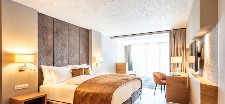 Quellenhof Luxury Resort Passeier: Double room Edelweiß deluxe image #1