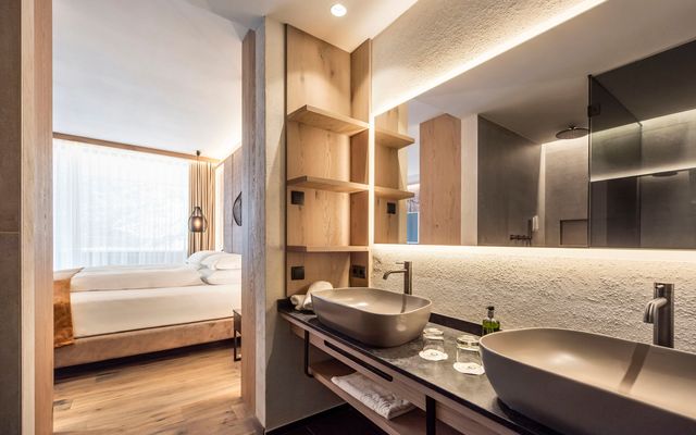 Rosen Suite Deluxe 3 image 4 - Quellenhof Luxury Resort Passeier