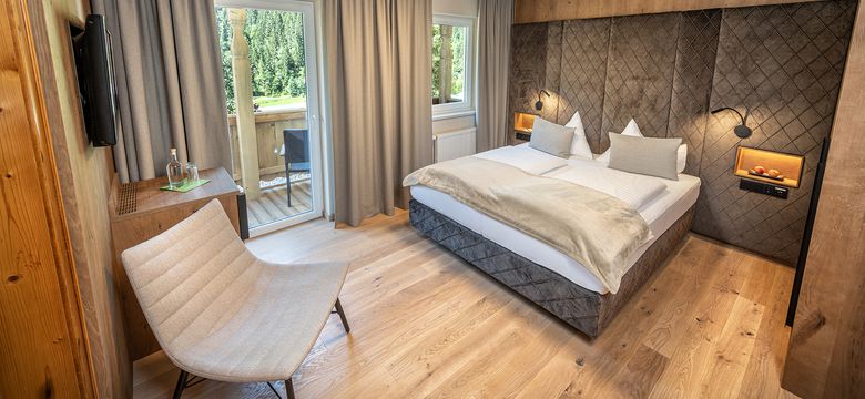 Alpin Life Resort Lürzerhof: Standard double room image #1