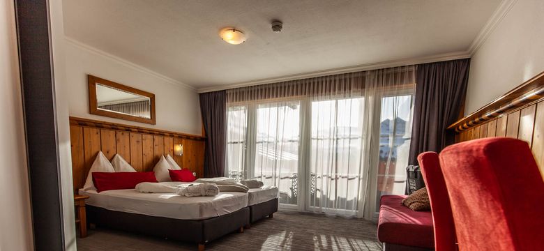 MY ALPENWELT Resort: Deluxe twin-room "Mountain View" image #4