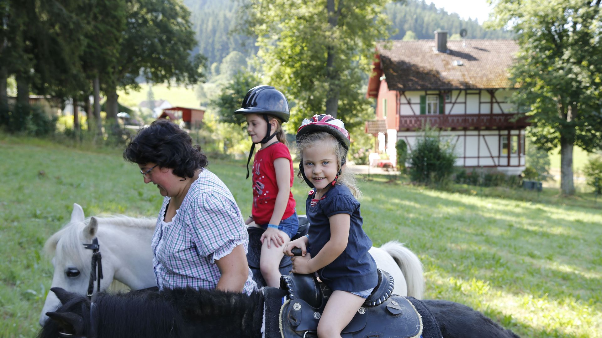 Reiten, da strahlt das Kinderherz! Ab aufs Pferd im Familotel FamilienKlub Krug | Familotel Fichtelgebirge