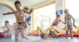 Kinderschwimmen im Familotel Mein Krug | Familotel Fichtelgebirge FamilienKlub Krug | Mein Krug | Hotel Krug