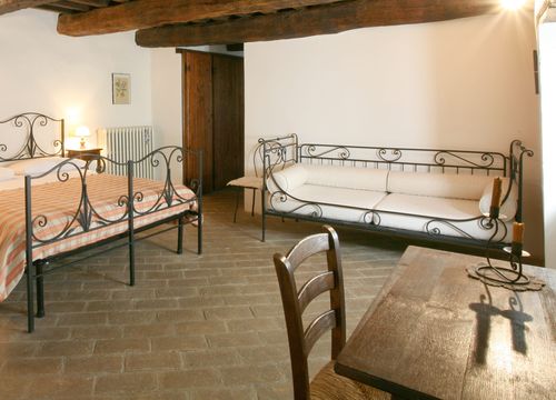 Multi-Bed Room "Flaumeiche" (1/1) - Bio-Agriturismo La Cerqua