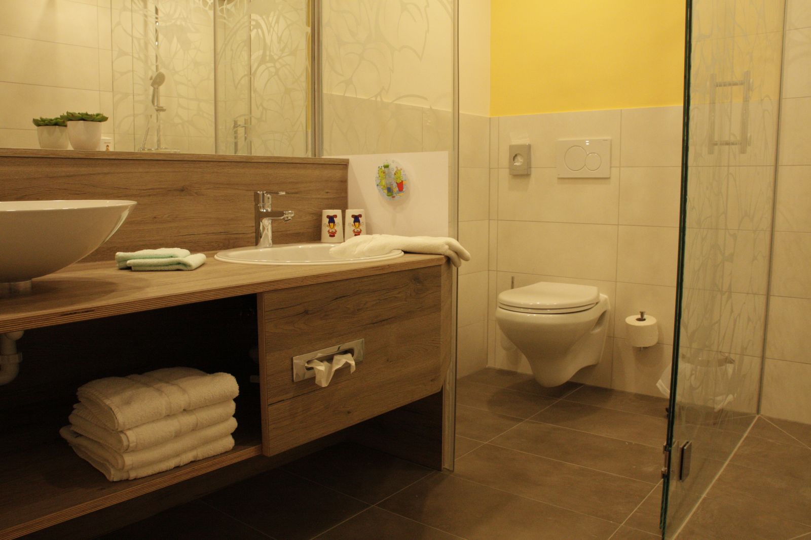 Badezimmer "Zirbe" Familotel Landhaus zur Ohe