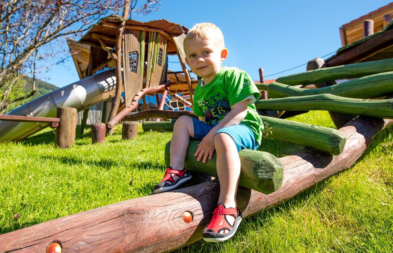 imp_krone_kind-outdoorspielplatz.jpg