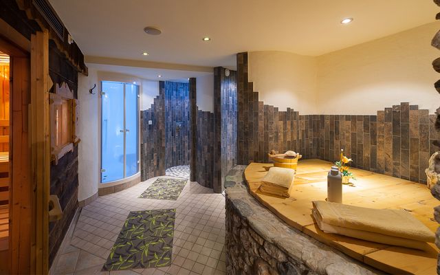 Familienhotel_Bauernhof-Hotel_Oberkarteis_Wellness.jpg