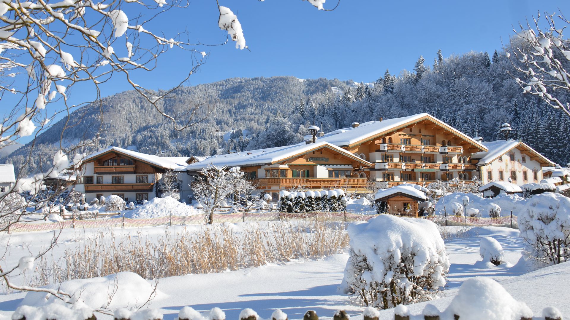 Wintertraum! Eine herrliche Winterlandschaft genießen Sie mit Ihrer Familie im Familotel Landgut Furtherwirt in Tirol