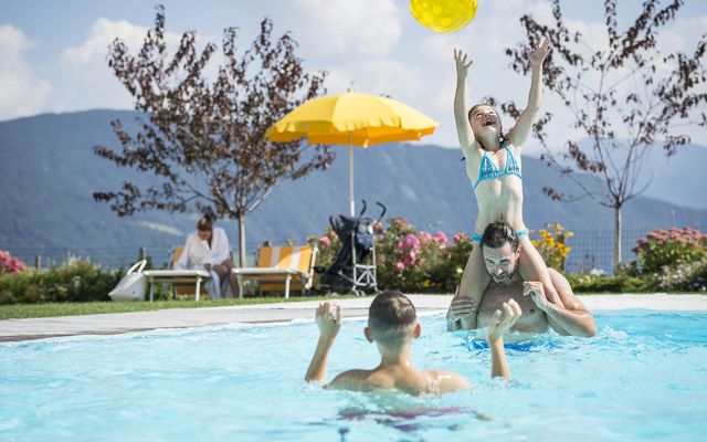 Familotel Südtirol Family Home Alpenhof: Endlich Sommer