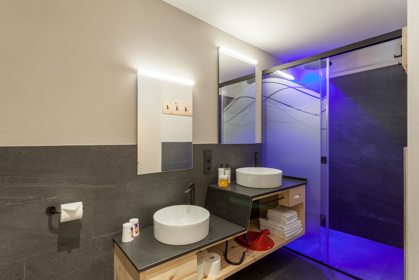 Enzian image 3 - Familotel Südtirol Huber