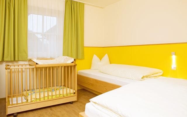 Kinderzimmer Familienappartement Top 2-Raum | Familotel Schreinerhof