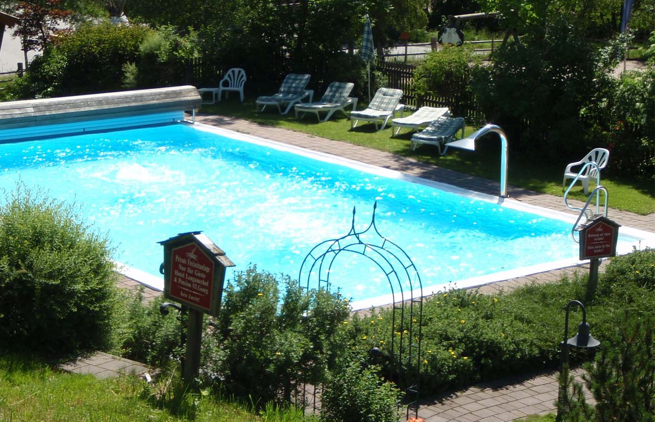 imp_lengauer-hof_outdoor-pool.jpg