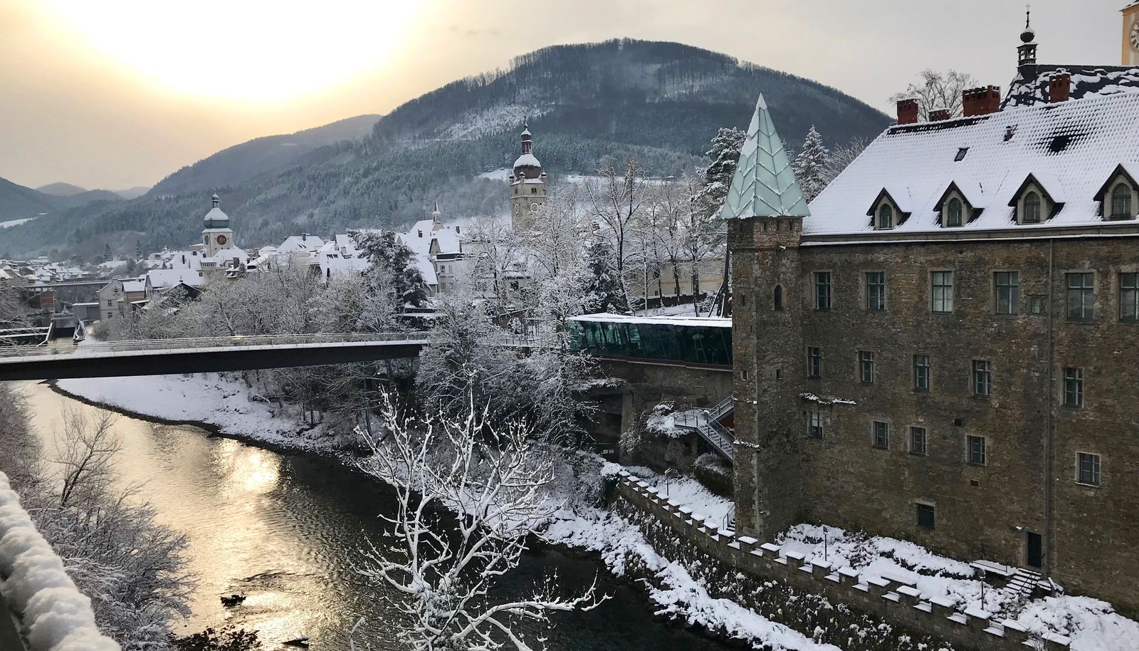 Christmas Magic image 3 - Das Schloss an der Eisenstrasse