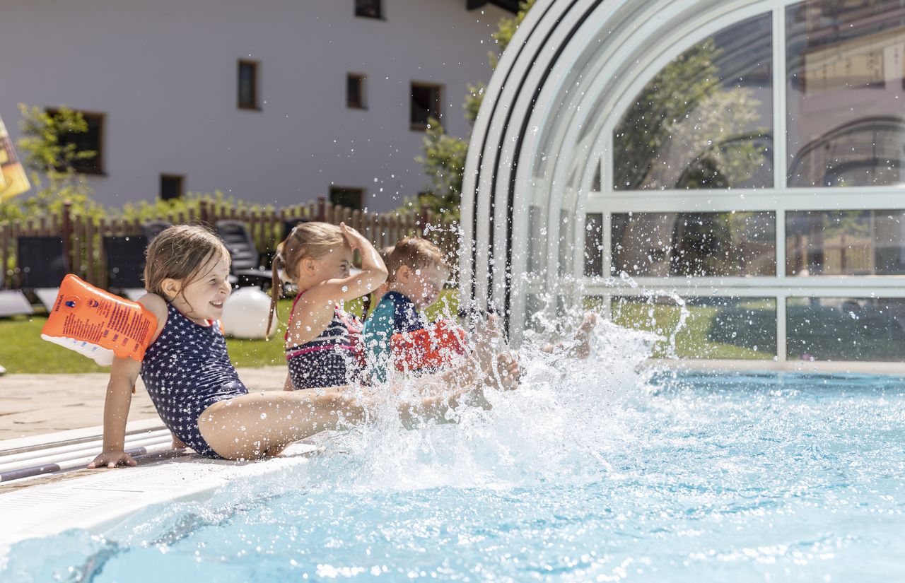 FAMILOTEL_KAISERHOF_SCHWIMMBAD_WASSERTRETEN-8262.JPG