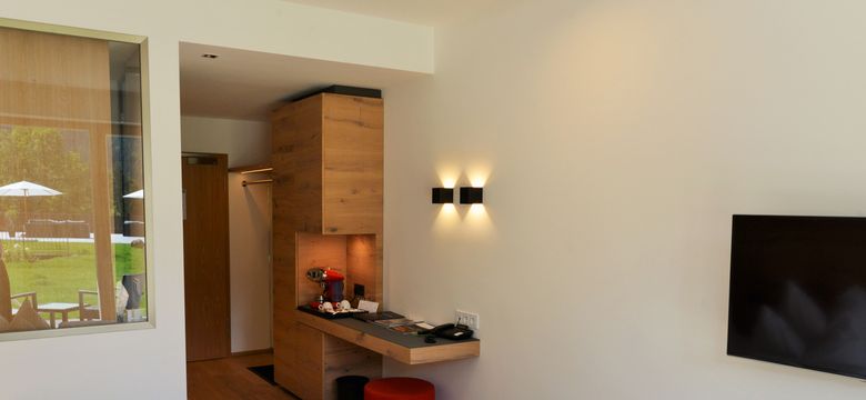 DAS GRASECK - mountain hideaway & health care: Basic room sunny side with balcony/terrace image #5