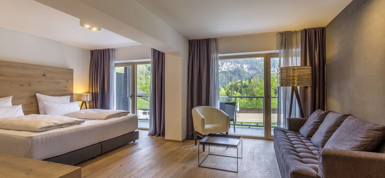 DAS GRASECK - mountain hideaway & health care: Panorama Junior Suite sunny side with balcony image #3