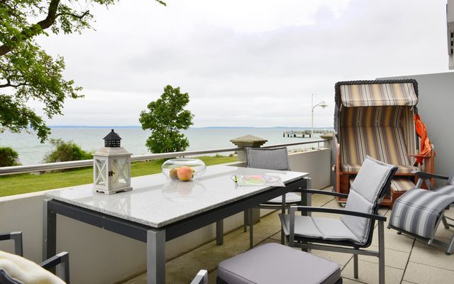 Terrasse mit Blick auf die Ostsee