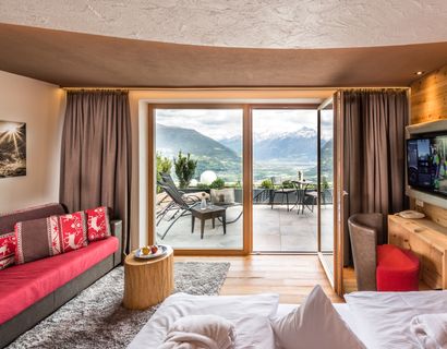 DAS GERSTL Alpine Retreat : Piz Lun suite with small children’s bedroom