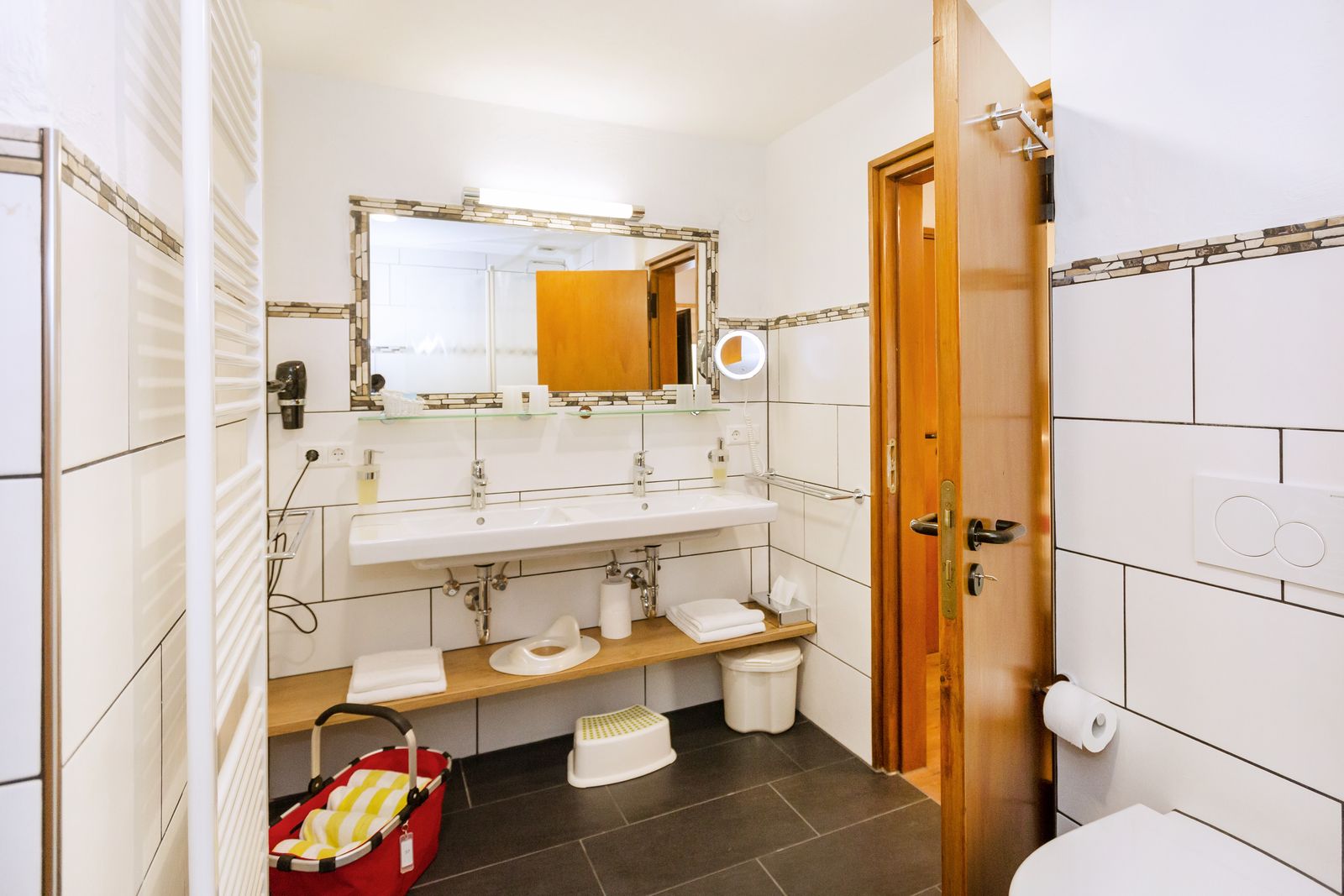 Family suite Stammhaus image 2 - Familotel Hochschwarzwald Hotel Engel