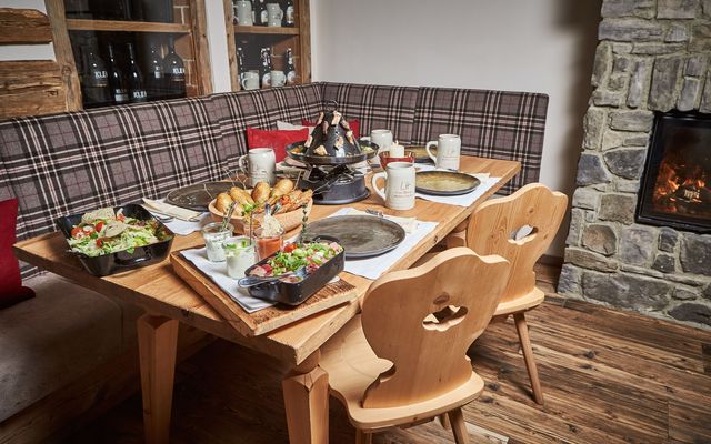 Speisen-im-Wirtshaus-der-Lieben-Heimat