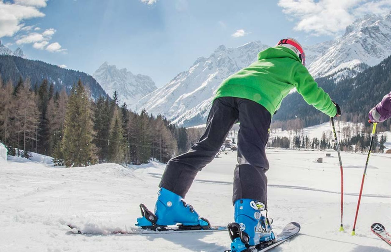 Skipisten direkt anliegend - Kinder beim Skifahren