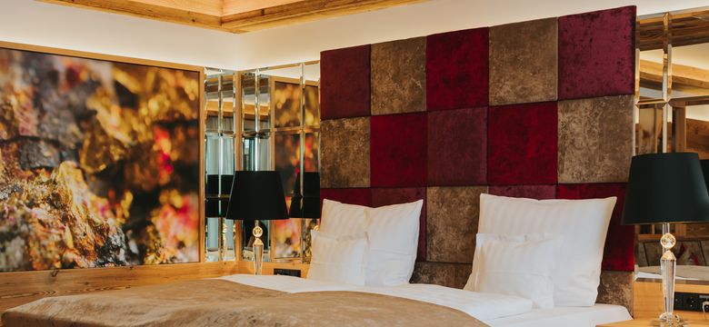 Ortner´s Resort : Roederer junior suite in the Wappen house including Ortner's gourmet half-board image #2