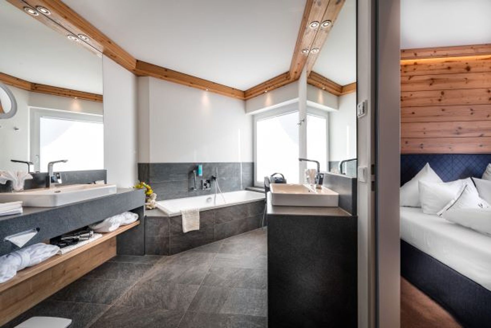 Suite "kleines Himmelreich" mit Südbalkon oder Terrasse - #3